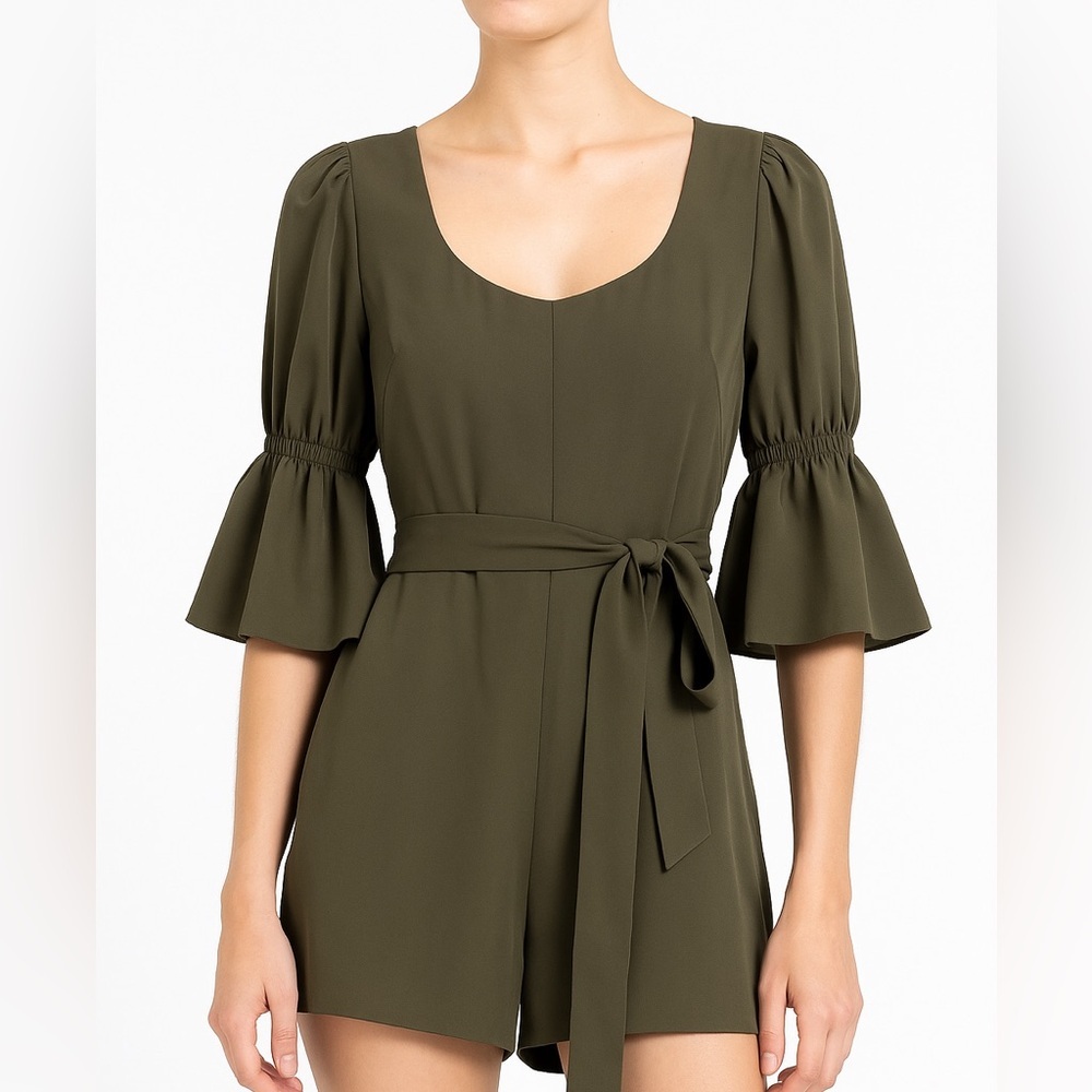 NWOT Azulu Colombia Olive Green Ruffle Sleeve Romper Size 6‎
